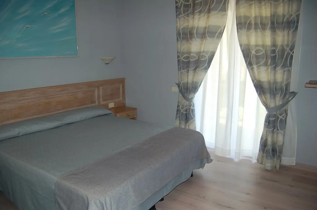 Hotel Marelba Cavo 3*,